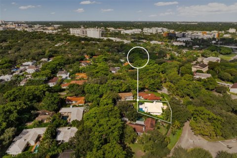 House in Coral Gables, Florida 3 bedrooms, 179.67 sq.m. № 1964616 - photo 28