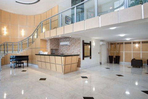 Appartement à louer à Miami Beach, Floride: 2 chambres, 84.54 m2 № 1813916 - photo 3