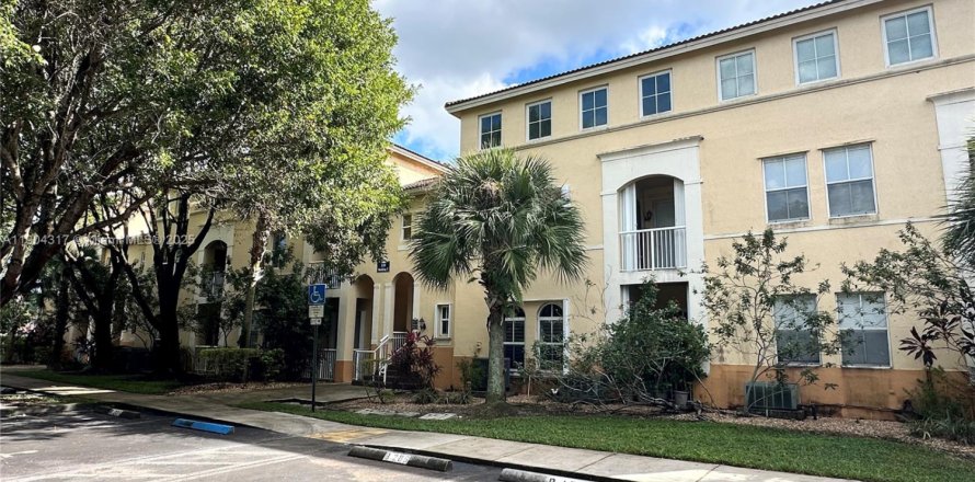 Adosado en Plantation, Florida 3 dormitorios, 134.24 m2 № 1954894