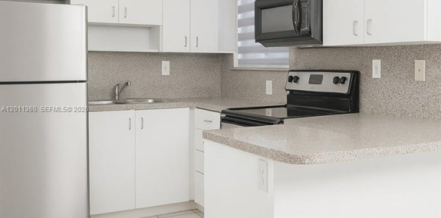 Condo à Miami, Floride, 2 chambres  № 2075182