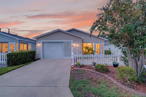 House in The Villages, Florida 2 bedrooms, 110.46 sq.m. № 2351559