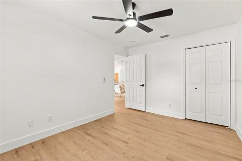 Casa en venta en Valrico, Florida, 4 dormitorios, 185.43 m2 № 2386722 - foto 25