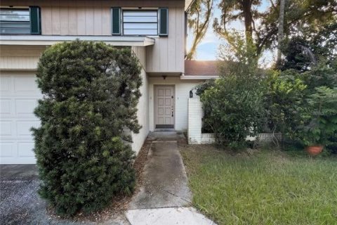House in Lutz, Florida 4 bedrooms, 184.41 sq.m. № 2419827 - photo 4
