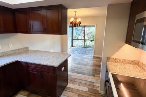 House in Lutz, Florida 4 bedrooms, 184.41 sq.m. № 2419827 - photo 27