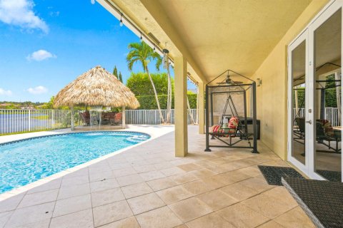 House in Weston, Florida 5 bedrooms, 342.44 sq.m. № 2086708 - photo 29
