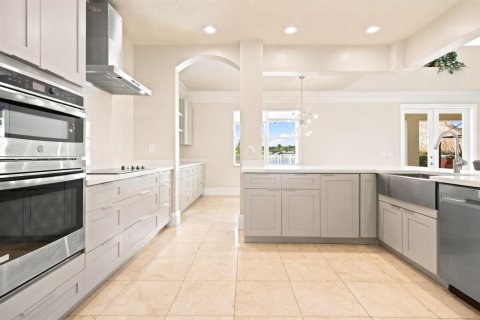 House in Weston, Florida 5 bedrooms, 342.44 sq.m. № 2086708 - photo 10