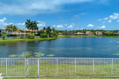 House in Weston, Florida 5 bedrooms, 342.44 sq.m. № 2086708 - photo 27