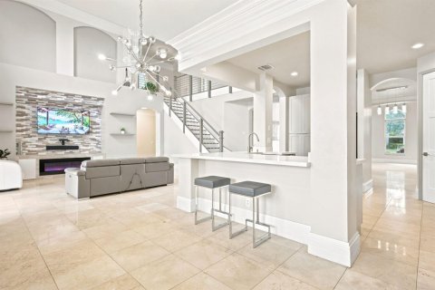 House in Weston, Florida 5 bedrooms, 342.44 sq.m. № 2086708 - photo 5