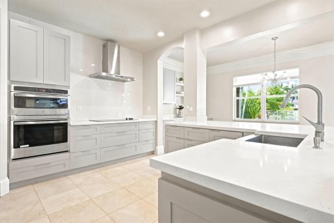House in Weston, Florida 5 bedrooms, 342.44 sq.m. № 2086708 - photo 7