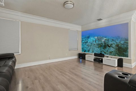 House in Weston, Florida 5 bedrooms, 342.44 sq.m. № 2086708 - photo 17