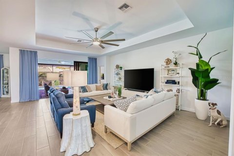 House in Fort Myers, Florida 3 bedrooms, 227.15 sq.m. № 2151793 - photo 12