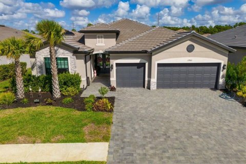 House in Fort Myers, Florida 3 bedrooms, 227.15 sq.m. № 2151793