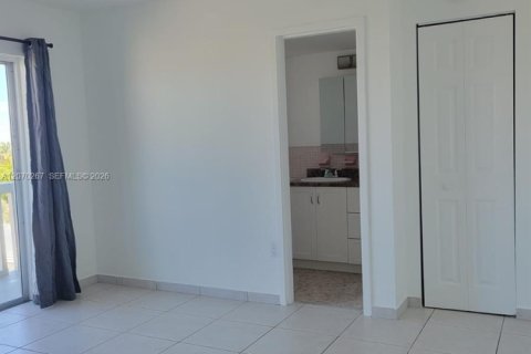 Condo in Miami Beach, Florida, 1 bedroom  № 2339961 - photo 25