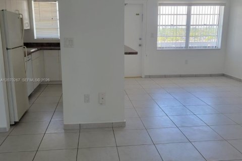 Condo in Miami Beach, Florida, 1 bedroom  № 2339961 - photo 15
