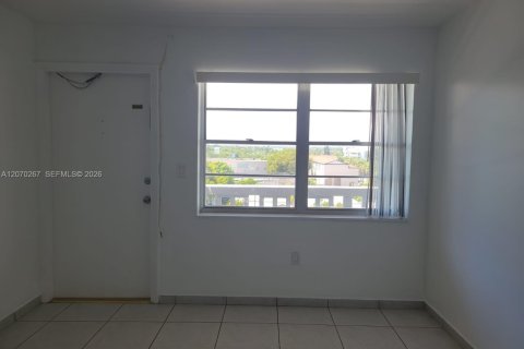 Condo in Miami Beach, Florida, 1 bedroom  № 2339961 - photo 7