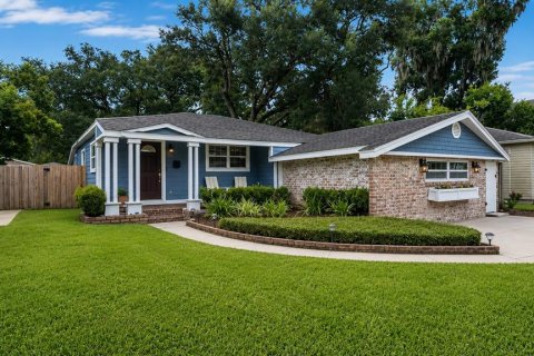 House in Orlando, Florida 3 bedrooms, 150.5 sq.m. № 2321446