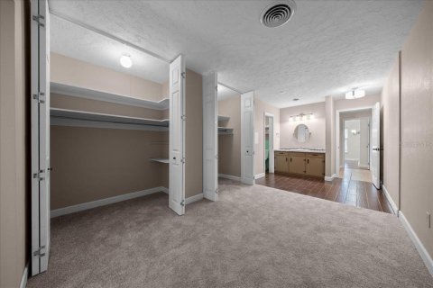 House in Ocala, Florida 3 bedrooms, 230.21 sq.m. № 2112341 - photo 25