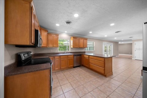 House in Ocala, Florida 3 bedrooms, 230.21 sq.m. № 2112341 - photo 7
