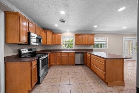 House in Ocala, Florida 3 bedrooms, 230.21 sq.m. № 2112341 - photo 10