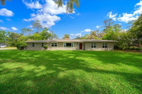 House in Ocala, Florida 3 bedrooms, 230.21 sq.m. № 2112341