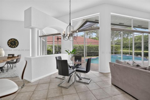 Villa ou maison à vendre à Weston, Floride: 6 chambres, 280.94 m2 № 2285979 - photo 17