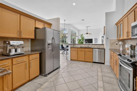 Villa ou maison à vendre à Weston, Floride: 6 chambres, 280.94 m2 № 2285979 - photo 10