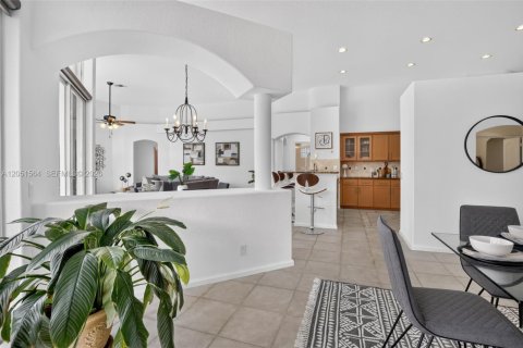 Villa ou maison à vendre à Weston, Floride: 6 chambres, 280.94 m2 № 2285979 - photo 16
