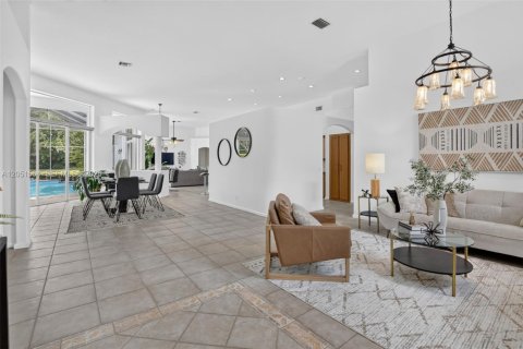Villa ou maison à vendre à Weston, Floride: 6 chambres, 280.94 m2 № 2285979 - photo 5