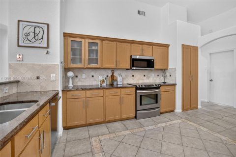 Villa ou maison à vendre à Weston, Floride: 6 chambres, 280.94 m2 № 2285979 - photo 24