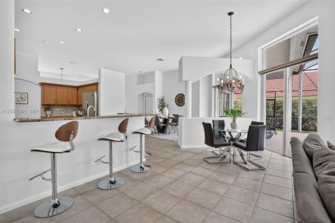 Villa ou maison à vendre à Weston, Floride: 6 chambres, 280.94 m2 № 2285979 - photo 29