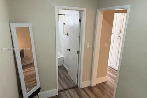 Condominio en venta en Miami Beach, Florida, 37.72 m2 № 1937962 - foto 12