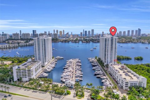 Снять в аренду кондоминиум в Норт-Майами-Бич, Флорида 2 спальни, 181.9м2, № 2005351 - фото 30