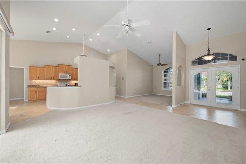 House in North Port, Florida 3 bedrooms, 189.99 sq.m. № 2391396 - photo 7