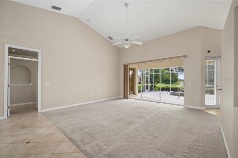 House in North Port, Florida 3 bedrooms, 189.99 sq.m. № 2391396 - photo 6
