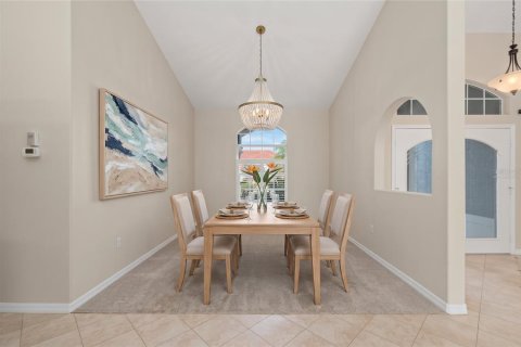 House in North Port, Florida 3 bedrooms, 189.99 sq.m. № 2391396 - photo 8
