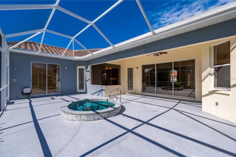 House in North Port, Florida 3 bedrooms, 189.99 sq.m. № 2391396 - photo 18