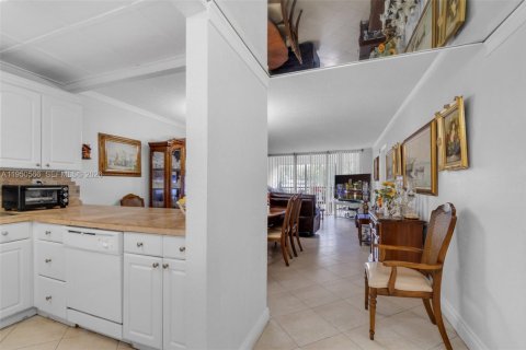 Copropriété à vendre à Lauderhill, Floride: 2 chambres, 102.19 m2 № 2006814 - photo 7