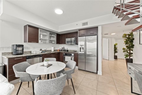 Copropriété à vendre à Miami, Floride: 2 chambres, 117.71 m2 № 2017689 - photo 14