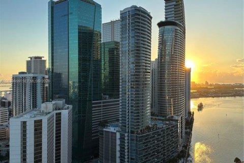 Copropriété à vendre à Miami, Floride: 2 chambres, 117.71 m2 № 2017689 - photo 26