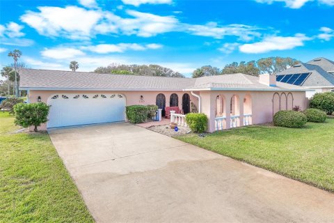 House in Ponce Inlet, Florida 3 bedrooms, 143.72 sq.m. № 1444681 - photo 1