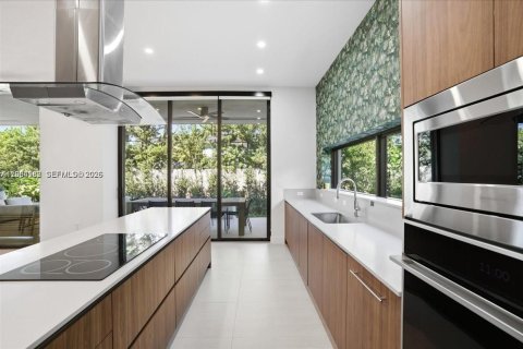 Villa ou maison à vendre à Miami Beach, Floride: 4 chambres, 267 m2 № 2068534 - photo 11