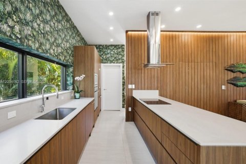 Villa ou maison à vendre à Miami Beach, Floride: 4 chambres, 267 m2 № 2068534 - photo 12