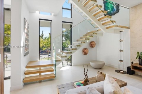Villa ou maison à vendre à Miami Beach, Floride: 4 chambres, 267 m2 № 2068534 - photo 16