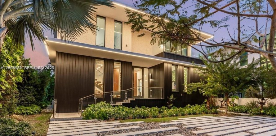 Villa ou maison à Miami Beach, Floride 4 chambres, 267 m2 № 2068534