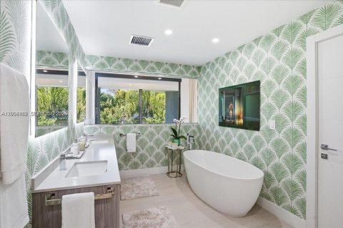 Villa ou maison à vendre à Miami Beach, Floride: 4 chambres, 267 m2 № 2068534 - photo 21