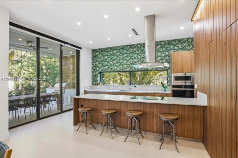 Villa ou maison à vendre à Miami Beach, Floride: 4 chambres, 267 m2 № 2068534 - photo 13