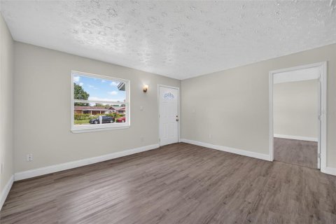 Villa ou maison à vendre à Orlando, Floride: 5 chambres, 116.13 m2 № 2129489 - photo 17