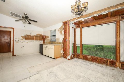 Villa ou maison à vendre à Sanford, Floride: 3 chambres, 194.17 m2 № 2415582 - photo 9