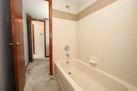 Villa ou maison à vendre à Sanford, Floride: 3 chambres, 194.17 m2 № 2415582 - photo 17