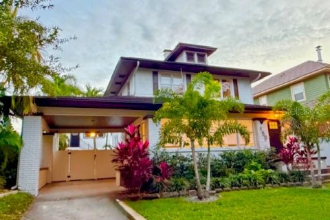 Villa ou maison à Saint Petersburg, Floride 4 chambres, 242.2 m2 № 2395752